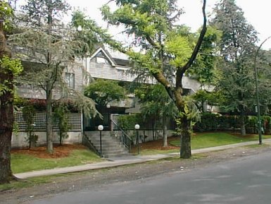 The Roslyn Apartments in Vancouver's Commercial Drive area, also known as Little Italy,
The Roslyn Apartments 1635 East 6th Ave,
Vancouver, BC, Canada V5N 5R2